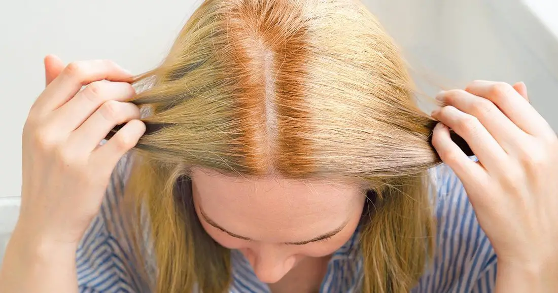 Ingredients that help to remove hair color from blonde hair