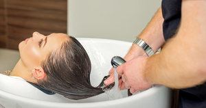 How to remove hair color from dark hair